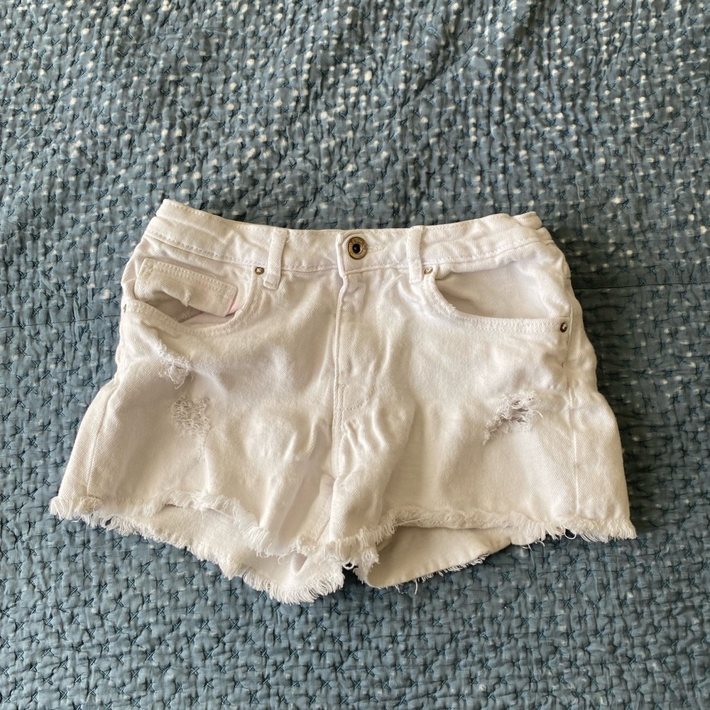 ZARA GIRLS RIPPED JEAN SHORTS WHITE